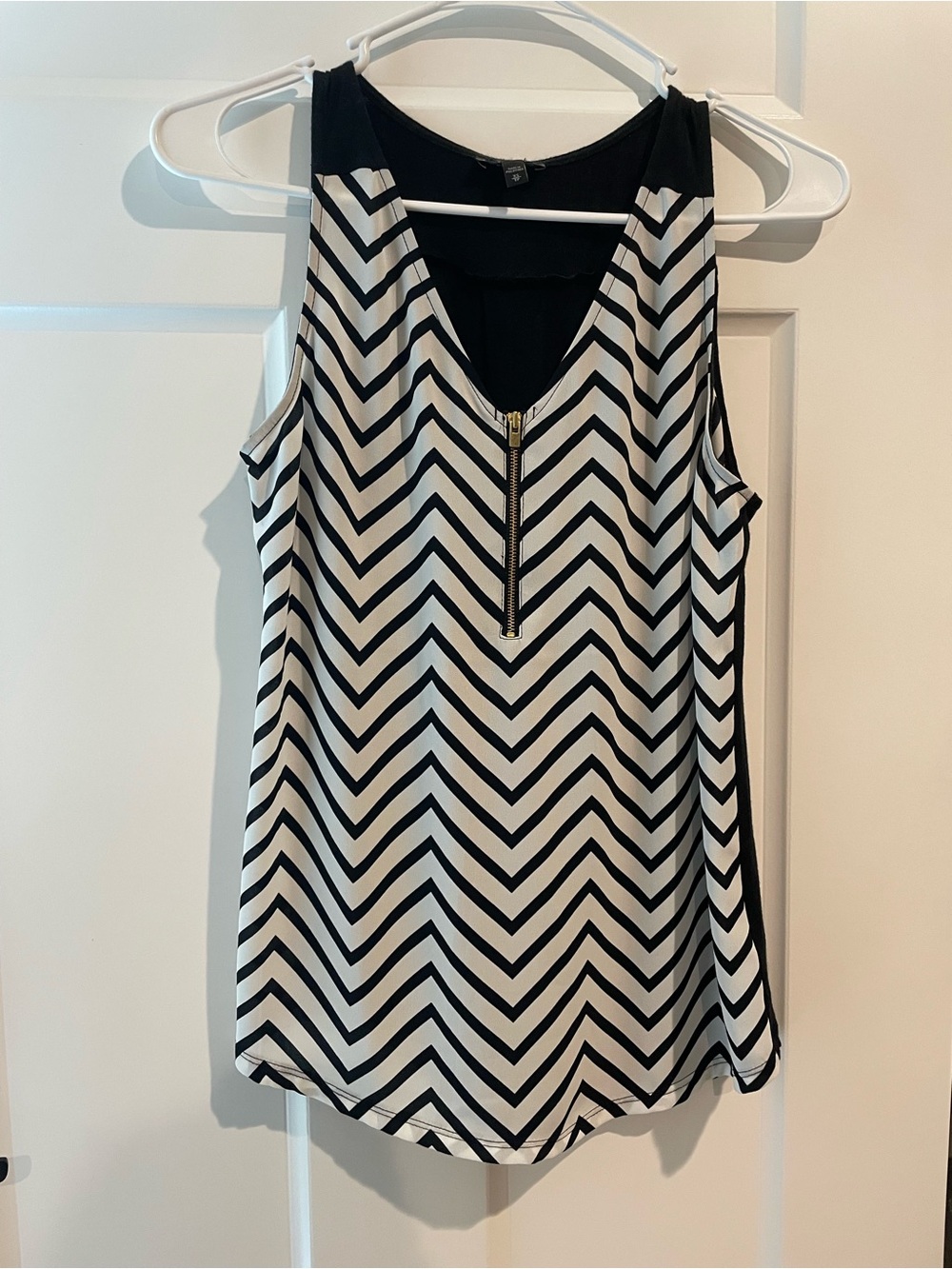 Express Black and White Chevron Zip V-Neck Tank